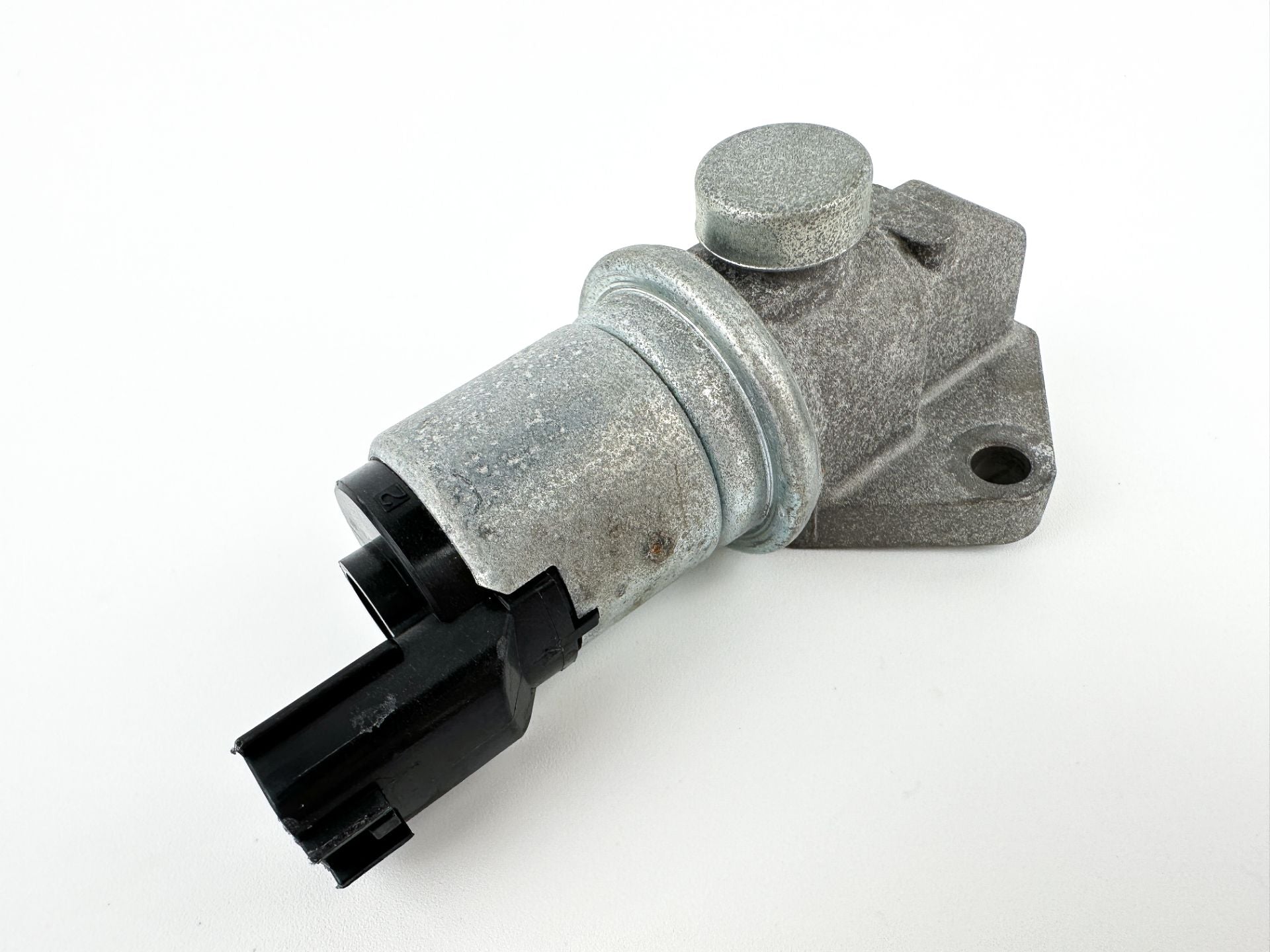 2003 Suzuki 140 HP 4 Stroke Outboard IAC Idle Air Control Valve 18137-77E00 OEM