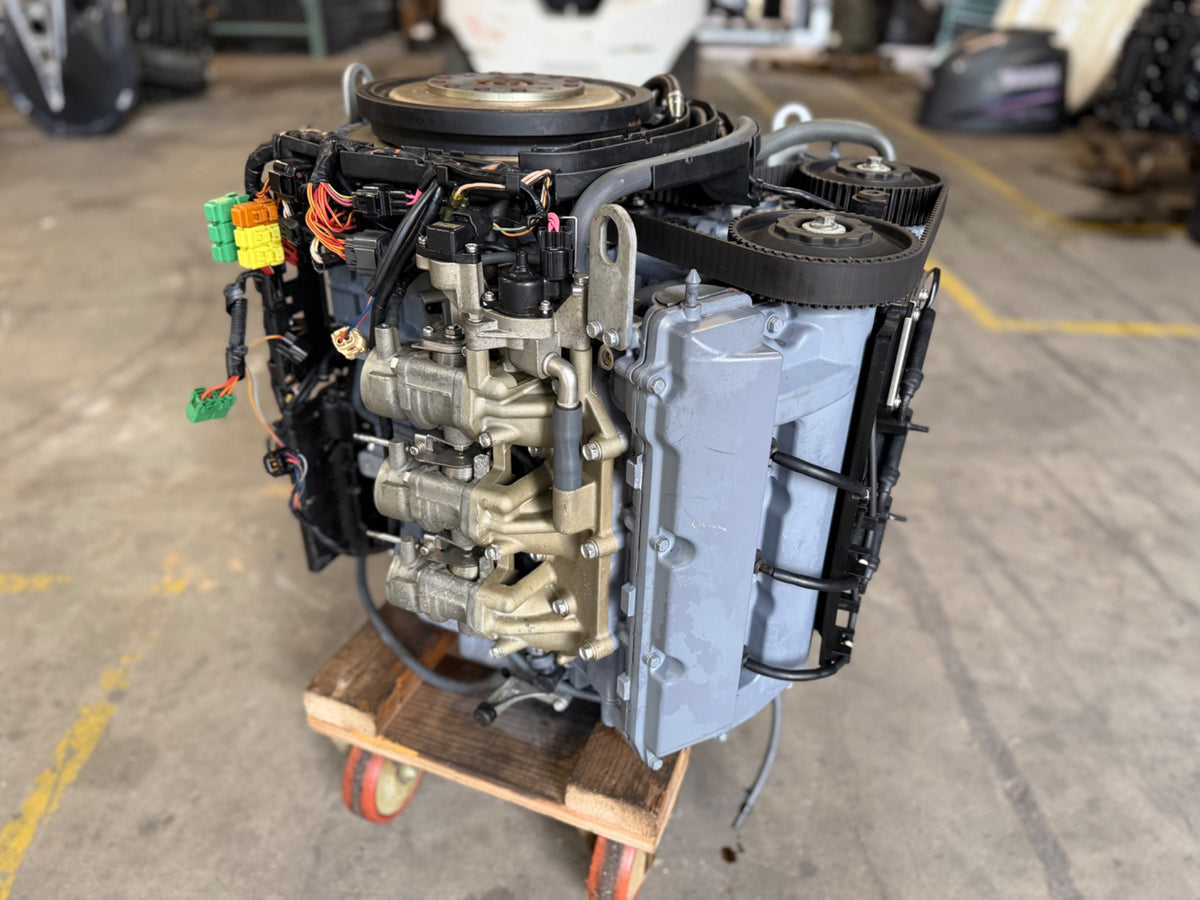 2003 Yamaha F225 225HP 3.3L 4 Stroke Outboard Powerhead  995 Hours
