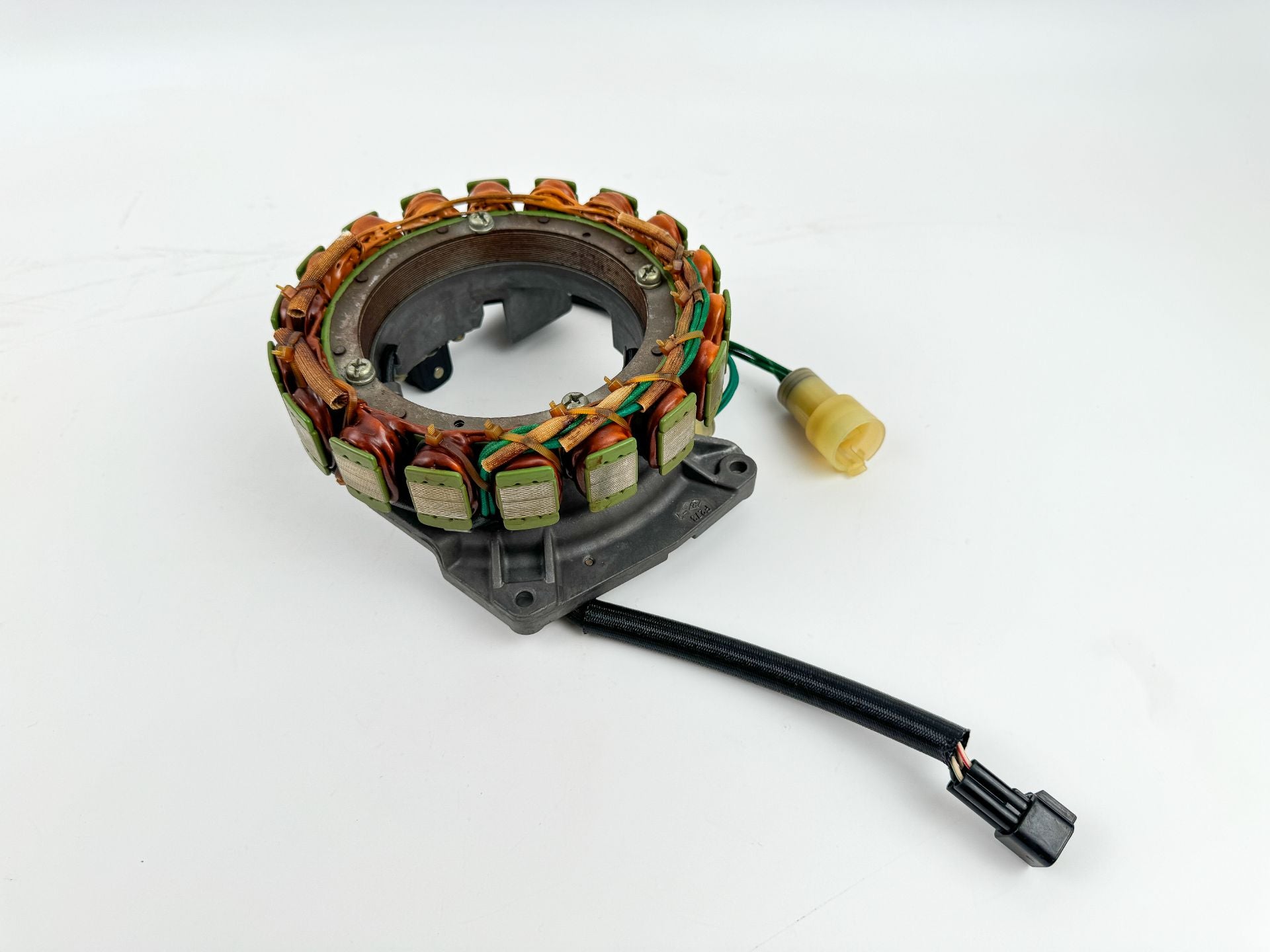 2005 Yamaha 225 HP 4 Stroke Outboard Coil Pulser Base Stator Assembly 69J-81410-01-00 OEM