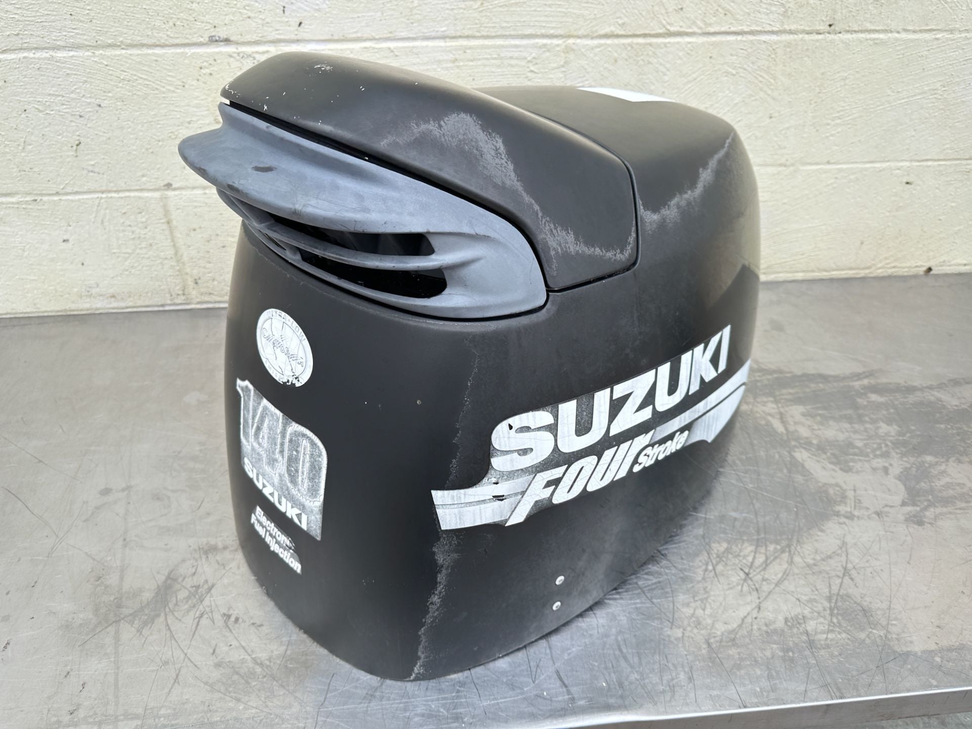 2005 Suzuki 140 HP 4 Stroke Outboard Top Cowling 61410-92846-0EP OEM