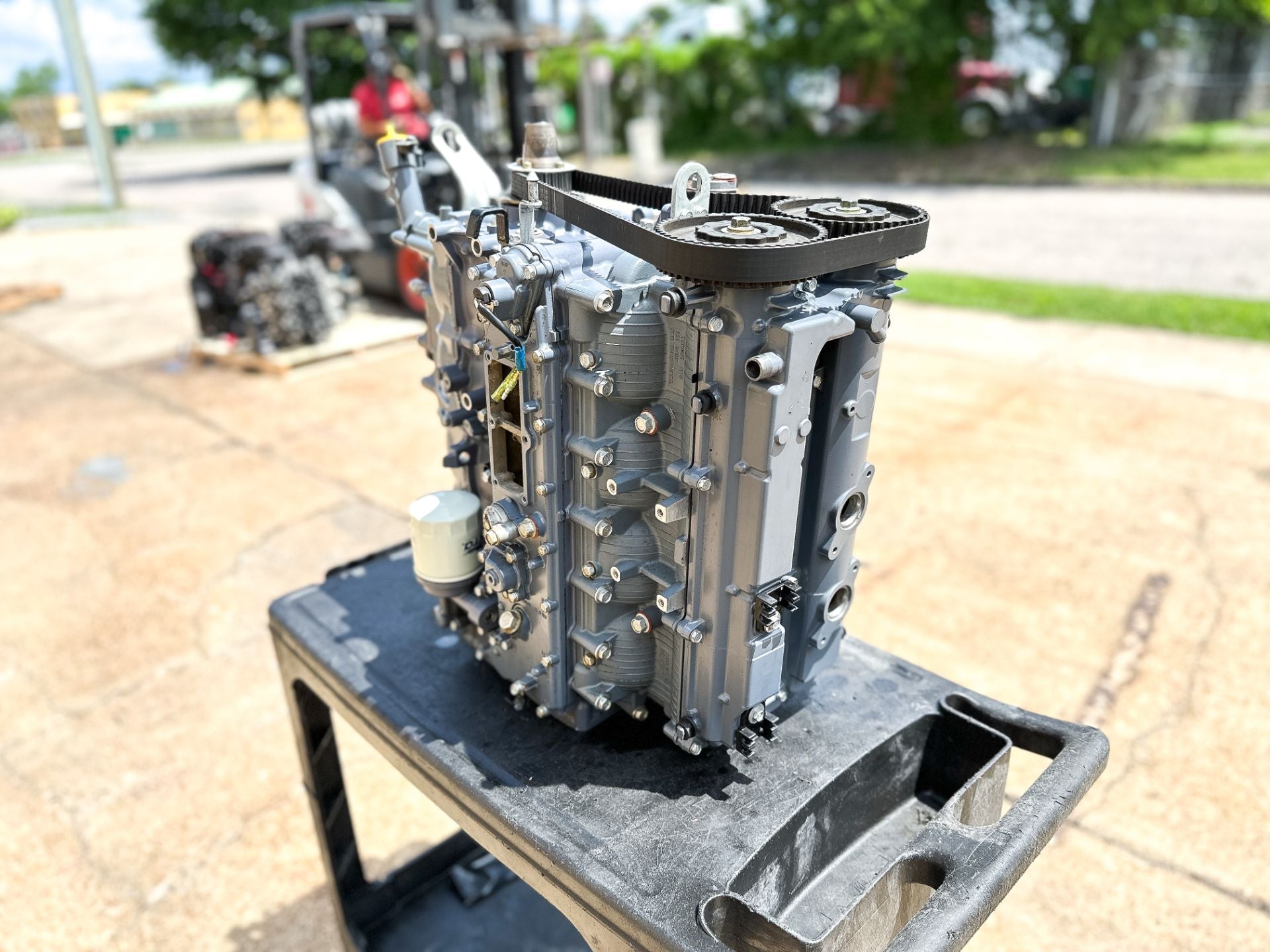 2004 Yamaha 150 HP 4 Stroke Outboard Powerhead 63P-W009B-00-1S OEM