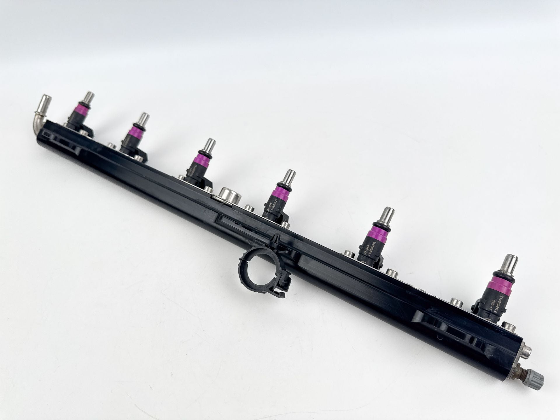 2014 Mercury 300 HP 4 Stroke Outboard Fuel Injector Set W/ Rail 8M0041571 OEM