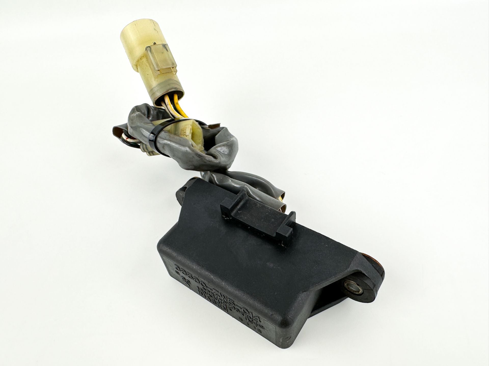 2001 Honda 130 HP 4 Stroke Outboard Main Relay  OEM