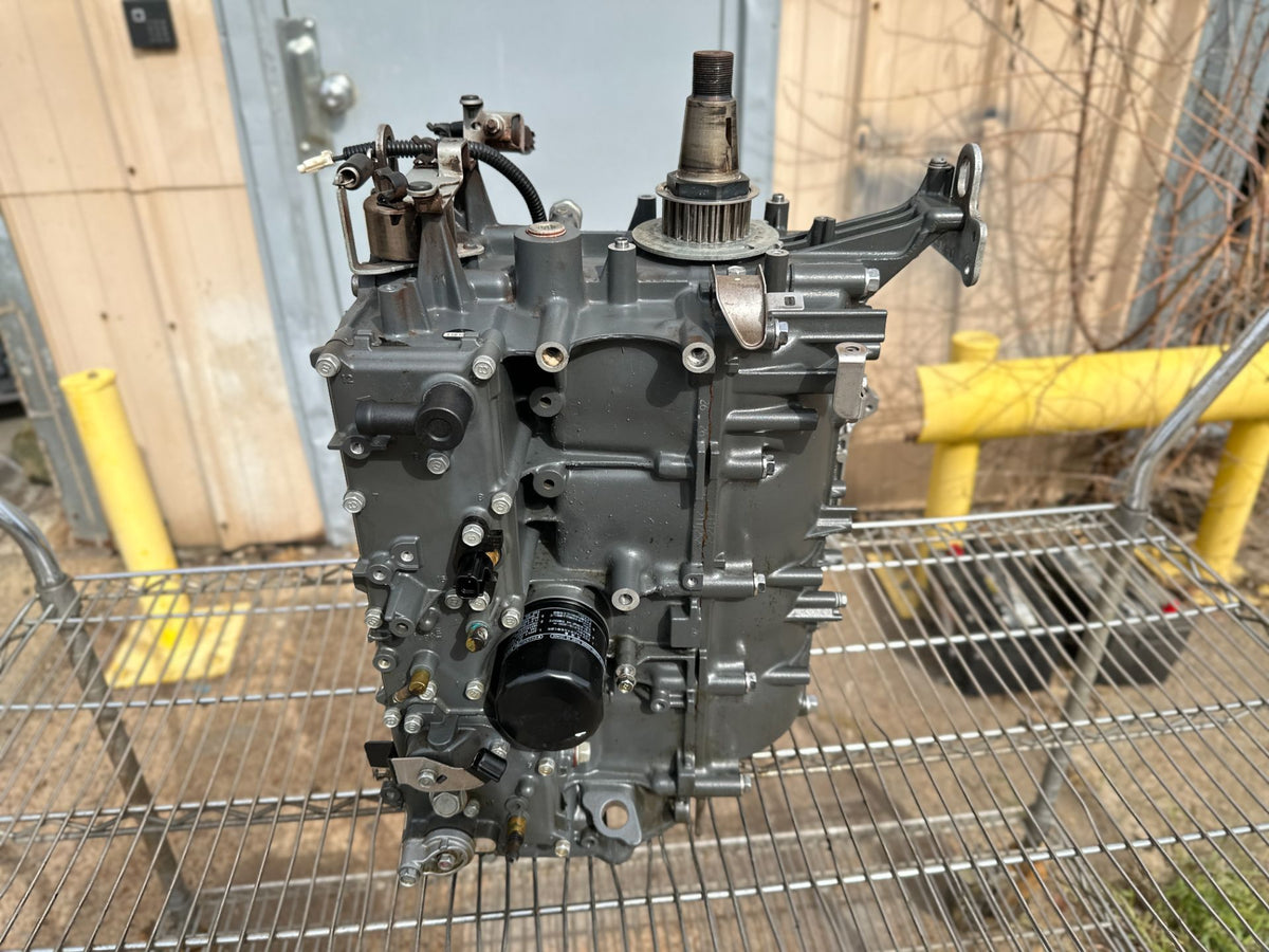 2013 Yamaha 115 HP 4 Stroke Outboard Crankcase Short Block Assembly 68V-W009B-13-9S OEM