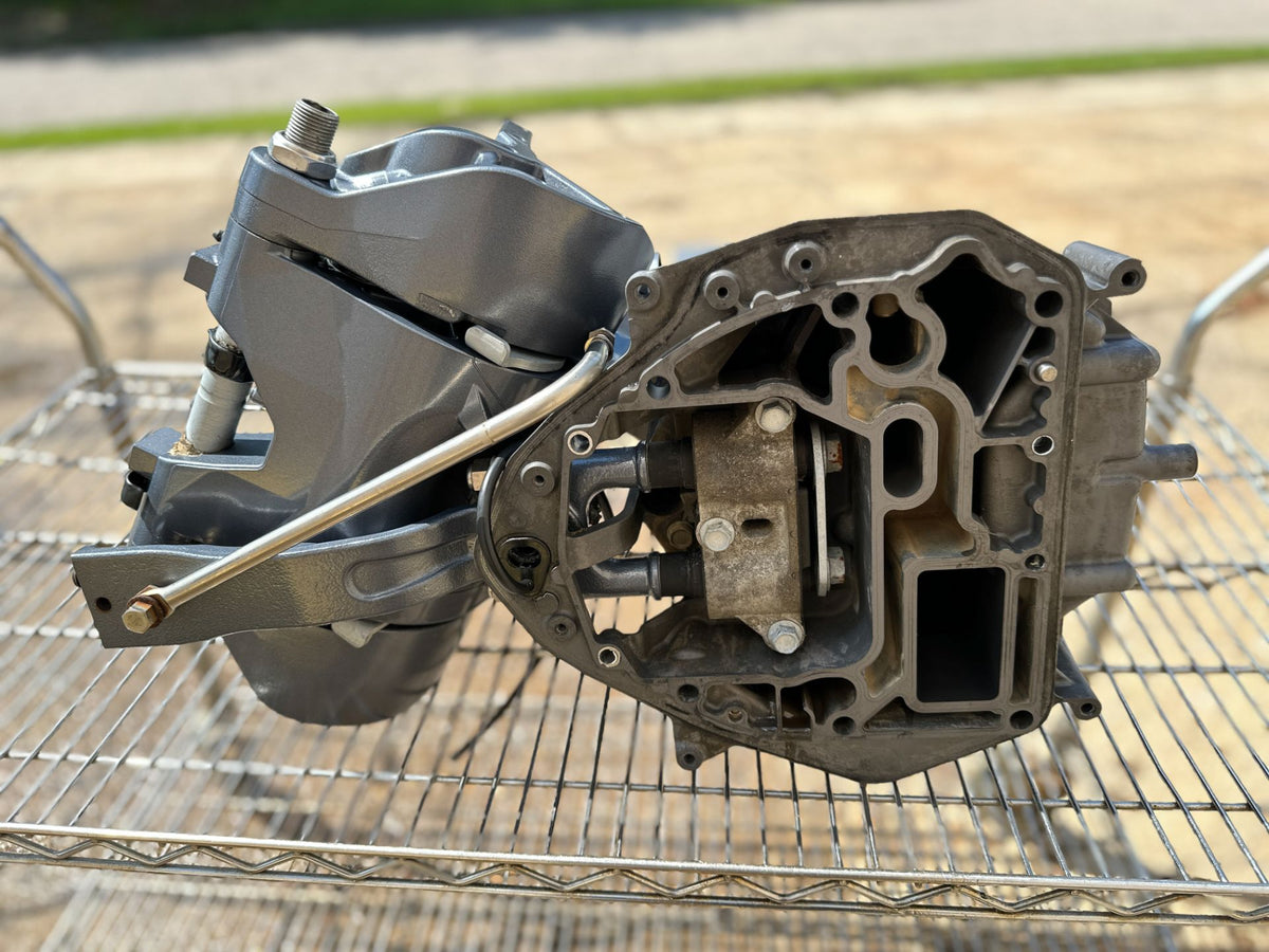 2016 Yamaha 115 HP 4 Stroke L" 20" Complete Midsection & Swivel Bracket 6EK-45111-00-8D