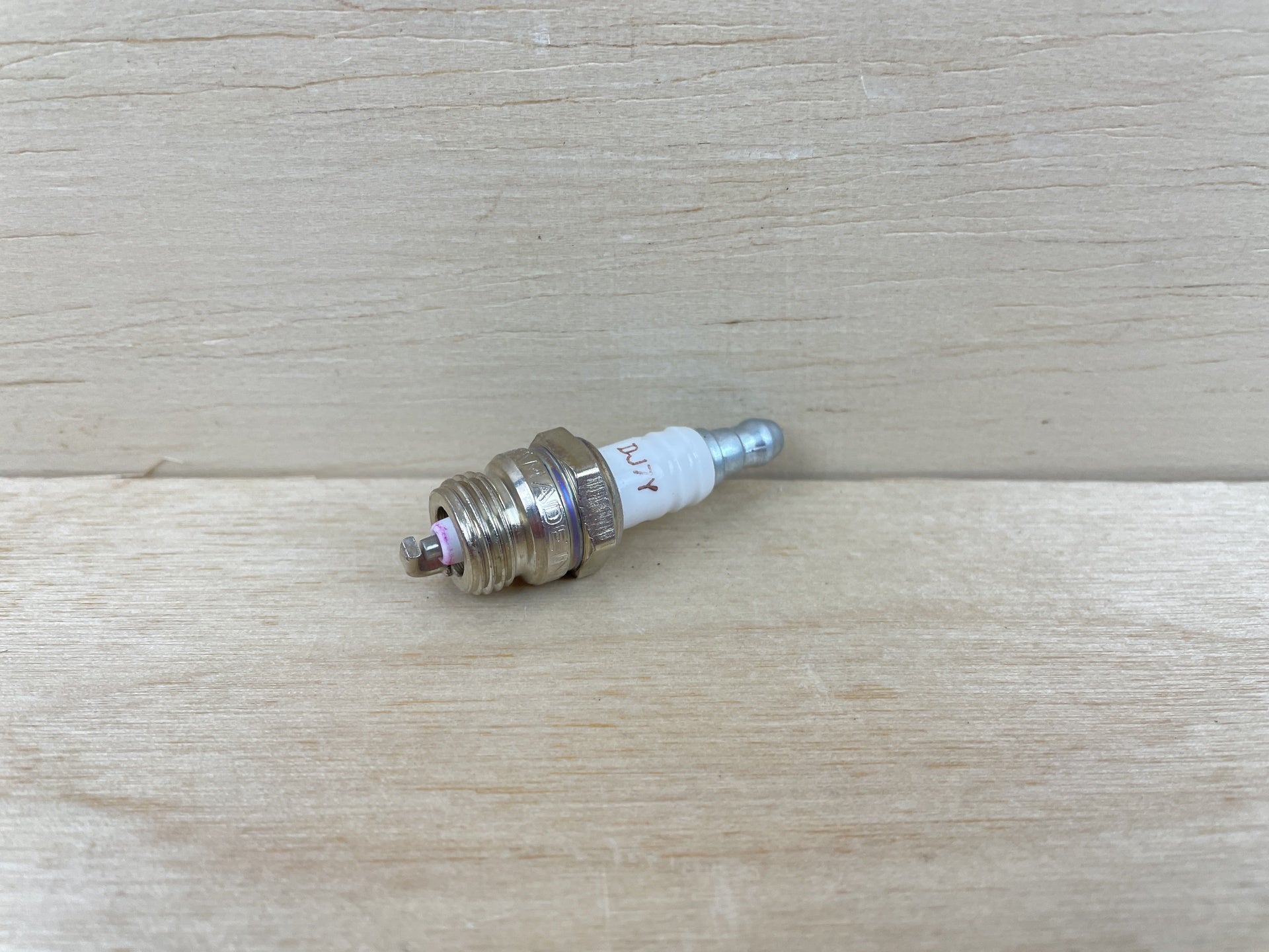 Champion DJ7Y Spark Plug Brand New OEM