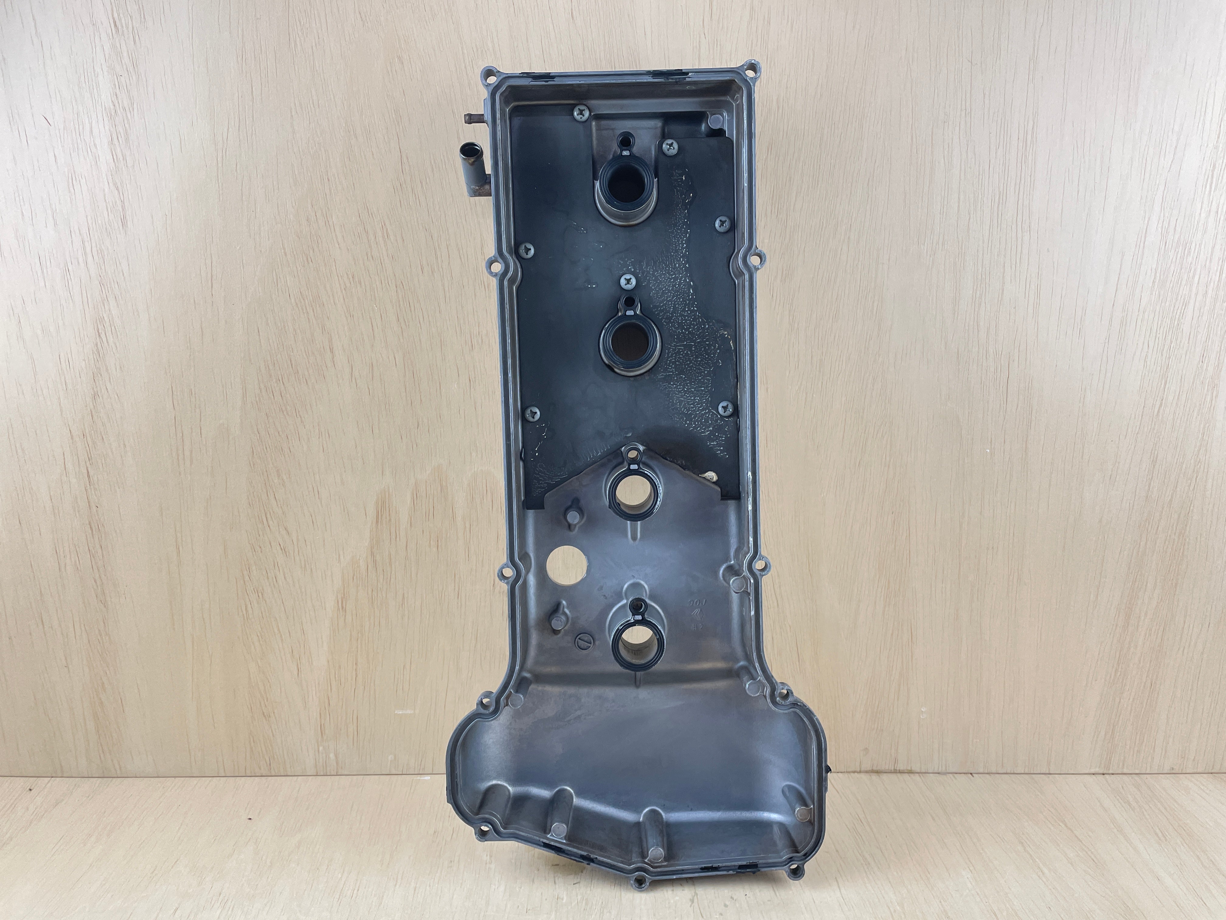 2012 Suzuki 140Hp DF140 4 Stroke Outboard Cylinder Head Cover 11170-90J01