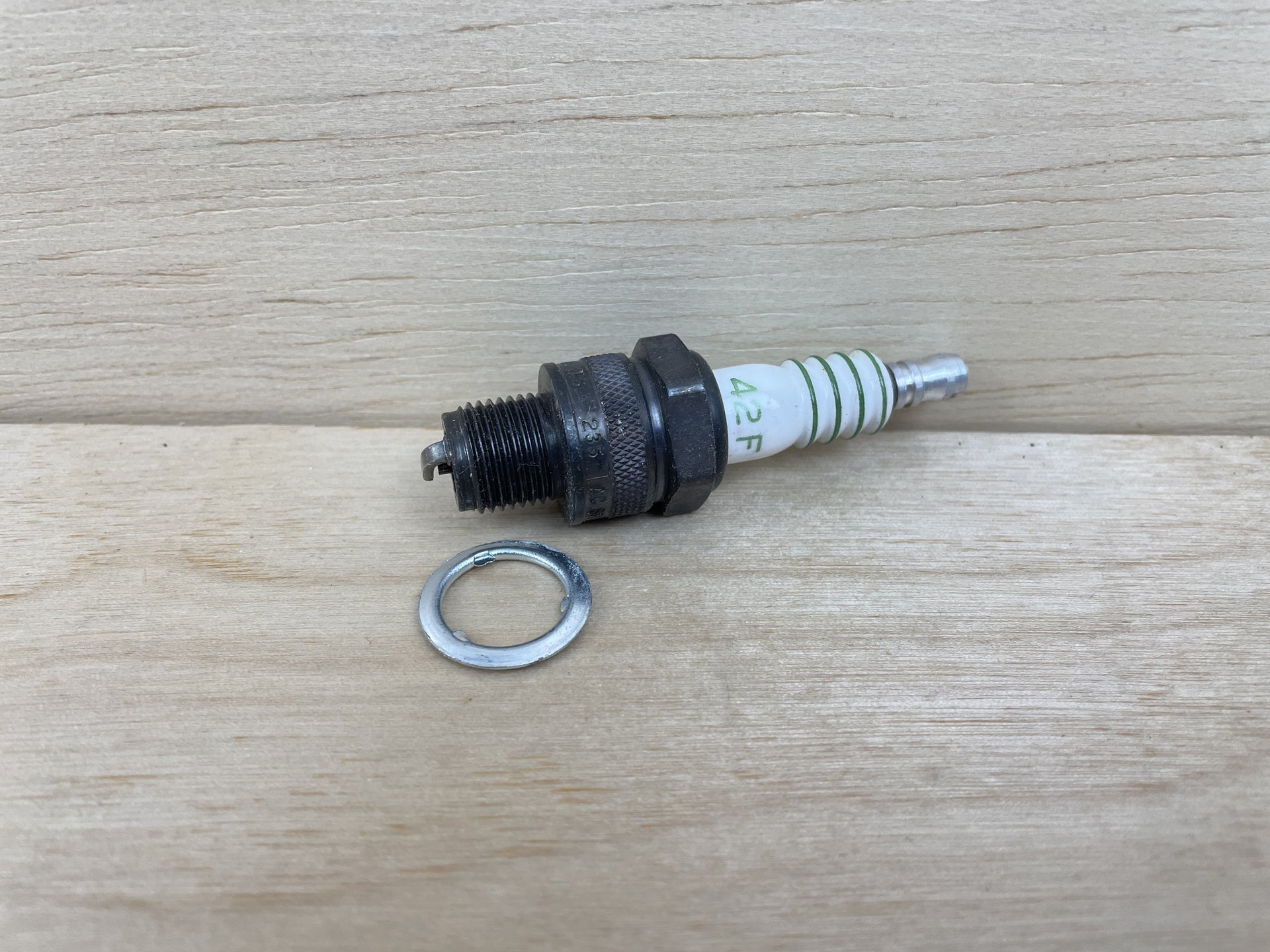 AC GM 42F Spark Plug Brand New OEM NOS