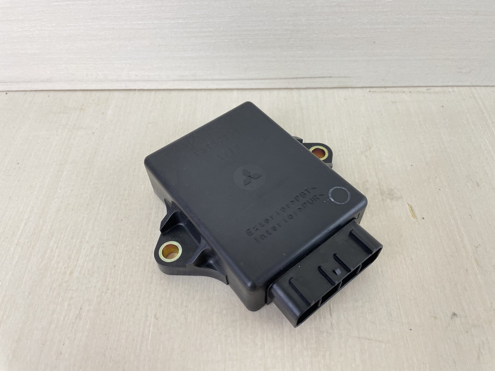 Honda 8 9.9 HP 4 Stroke Outboard Ignition Control Module CDI 30400-ZW8-003