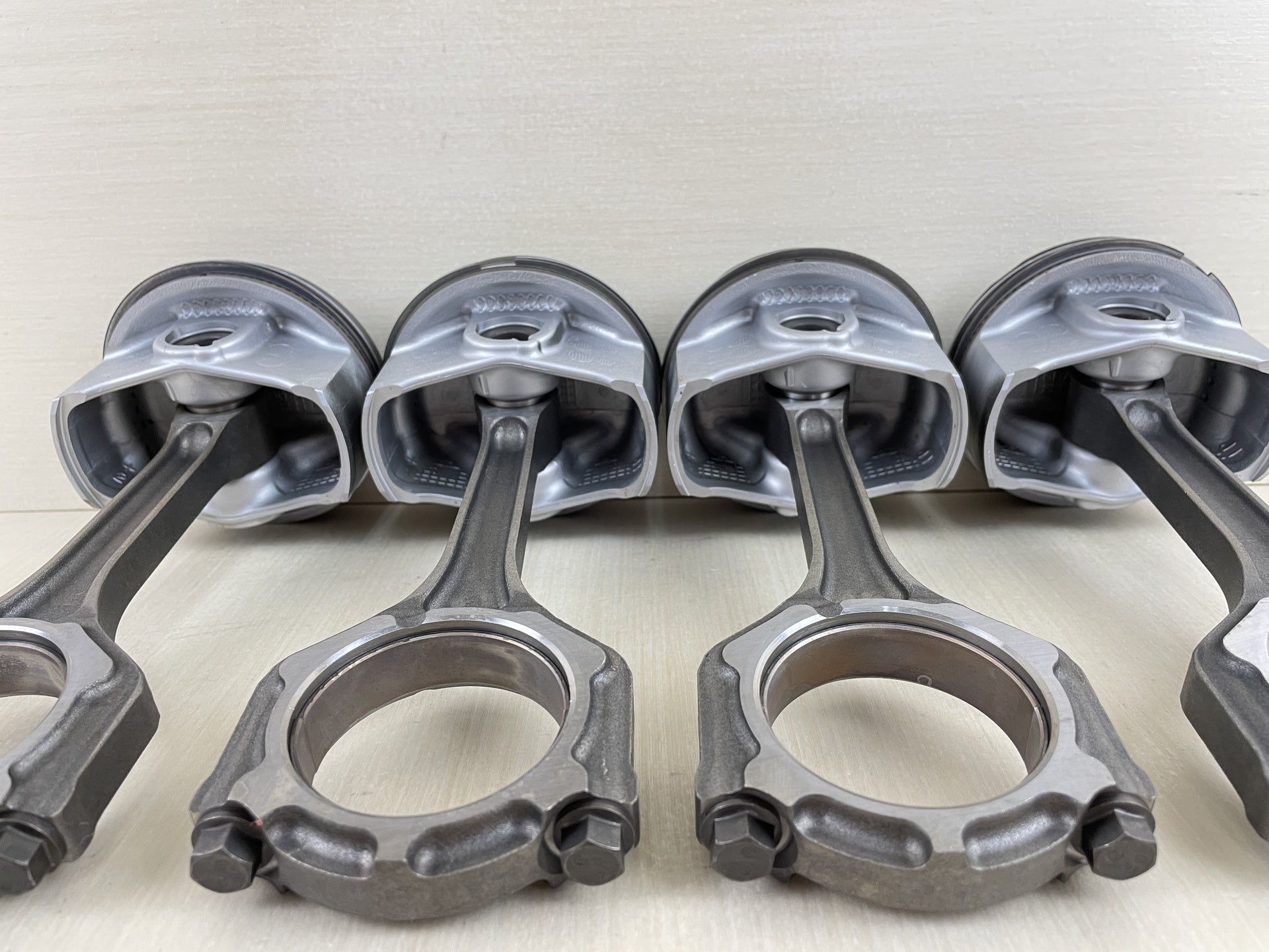 2015 Yamaha 200HP F200 4 Stroke Outboard Piston & Connecting Rod Set 6DA-11631-10-94