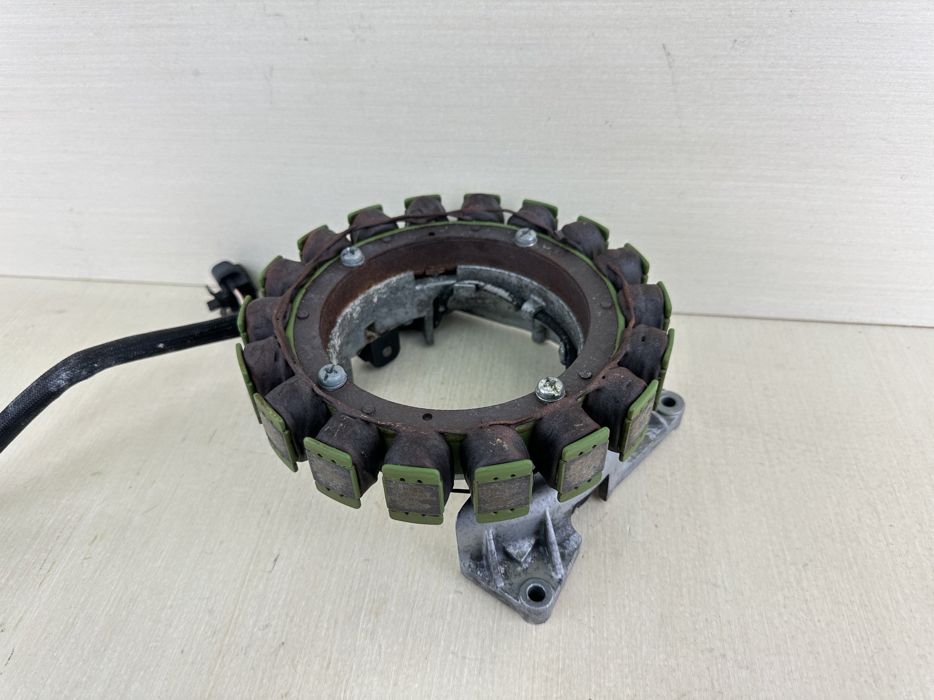 2006 Yamaha 150HP 4 Stroke Outboard Stator Pulser Base Assembly 63P-81460-00-00