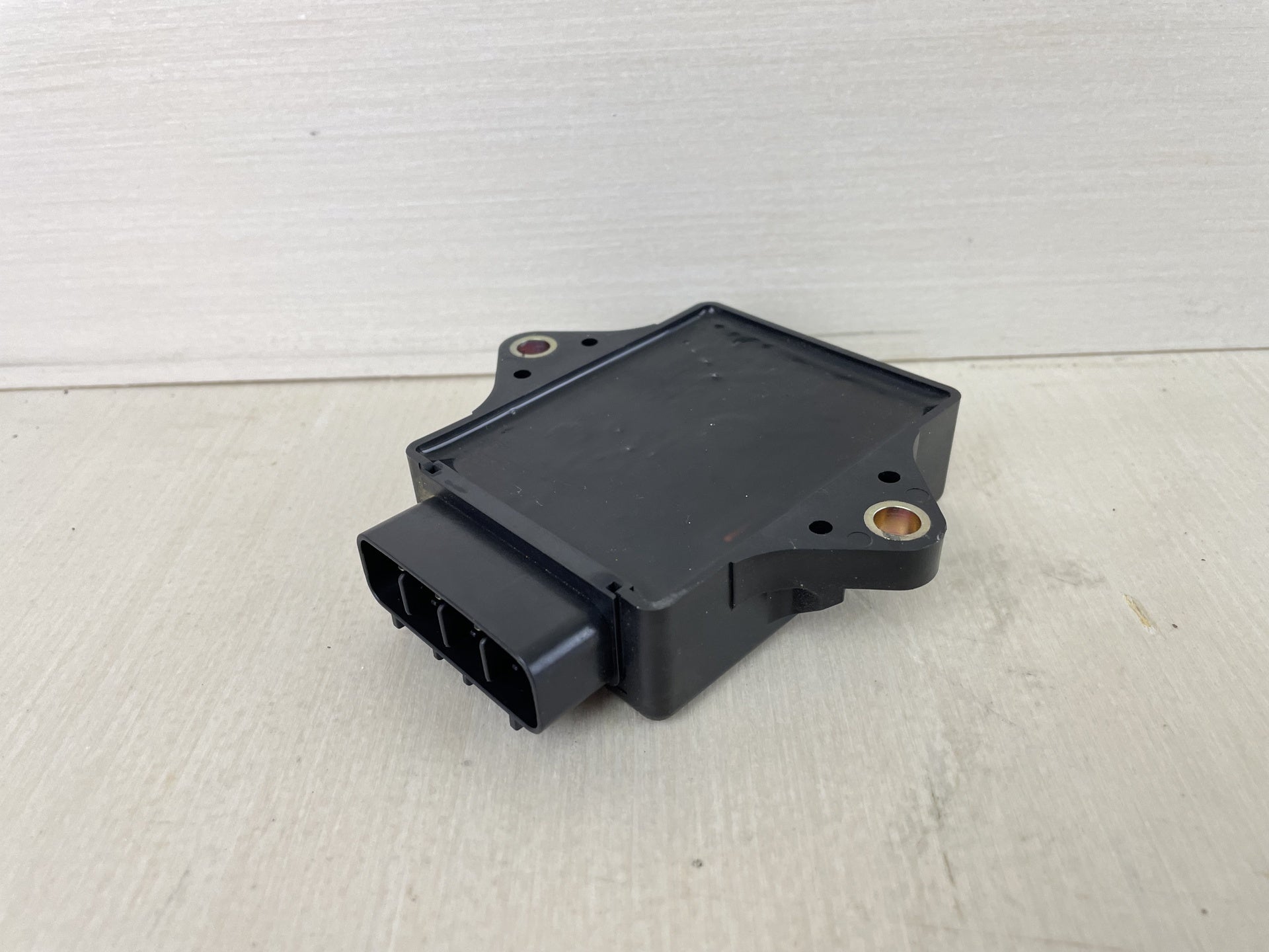 Honda 8 9.9 HP 4 Stroke Outboard Ignition Control Module CDI 30400-ZW8-003