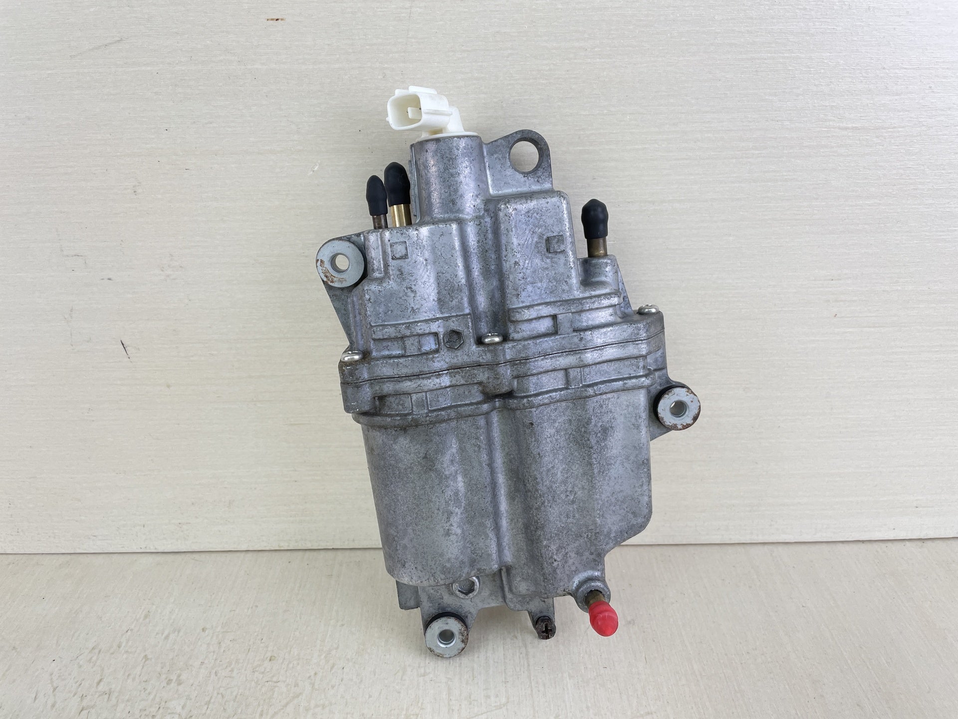 2005 Suzuki 140HP 4 Stroke Outboard Vapor Separator Tank VST 15600-90J01