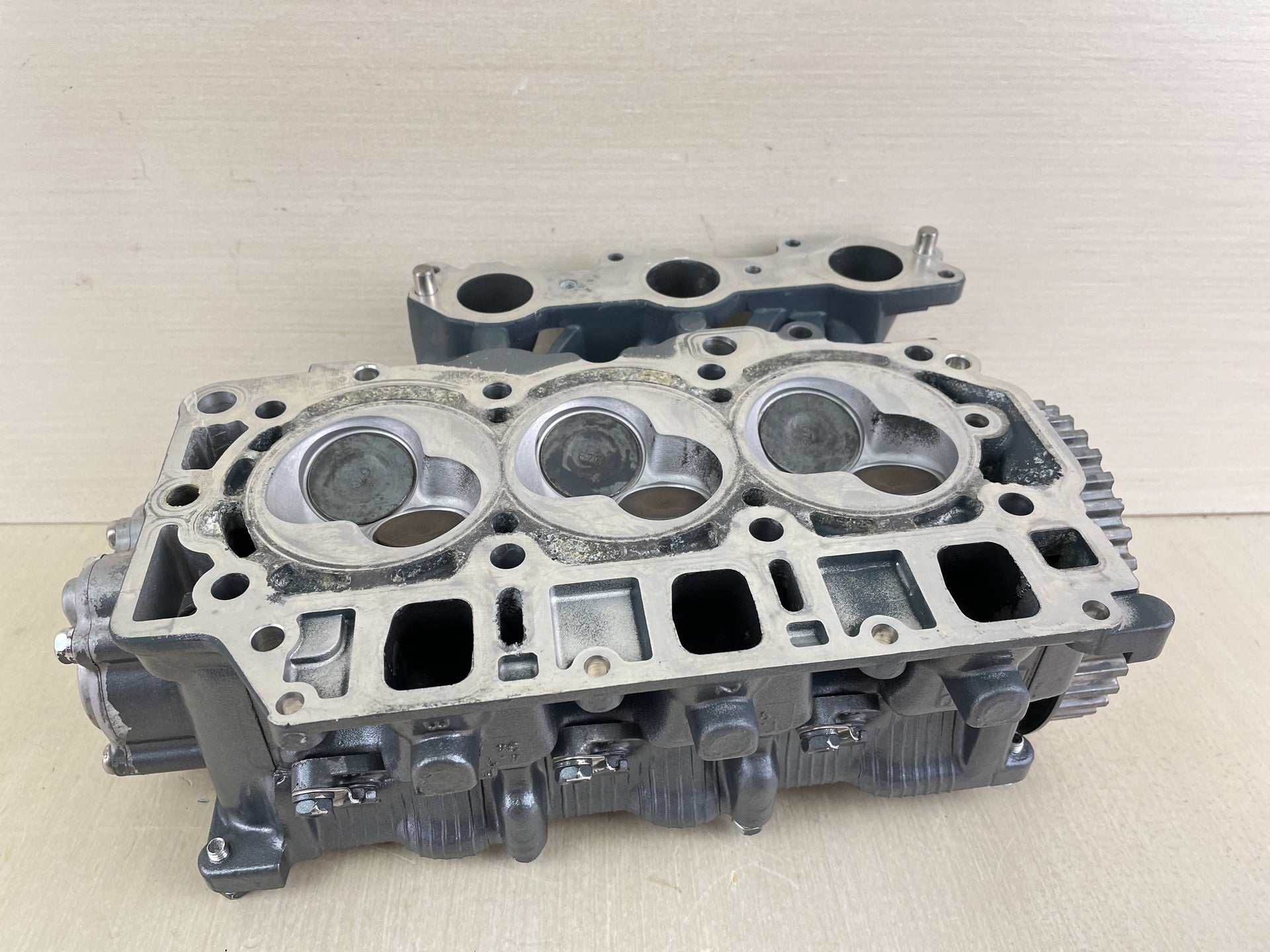 2000 Yamaha 40HP 4 Stroke Outboard Cylinder Head Assembly 67C-W009A-00-4D