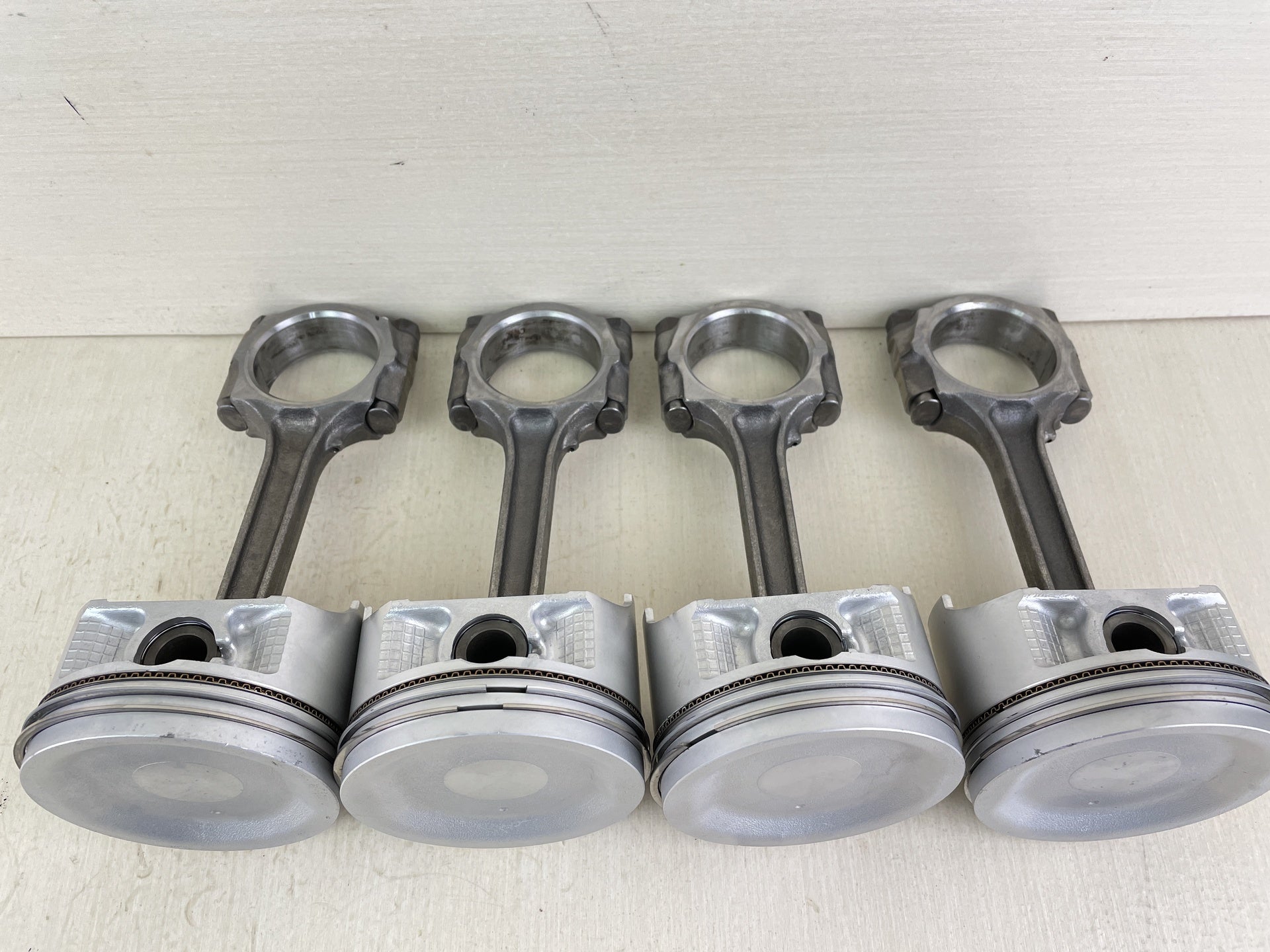 2002-2012 Suzuki DF 90 115 140 HP Outboard Piston & Connecting Rod Set 12111-92J00