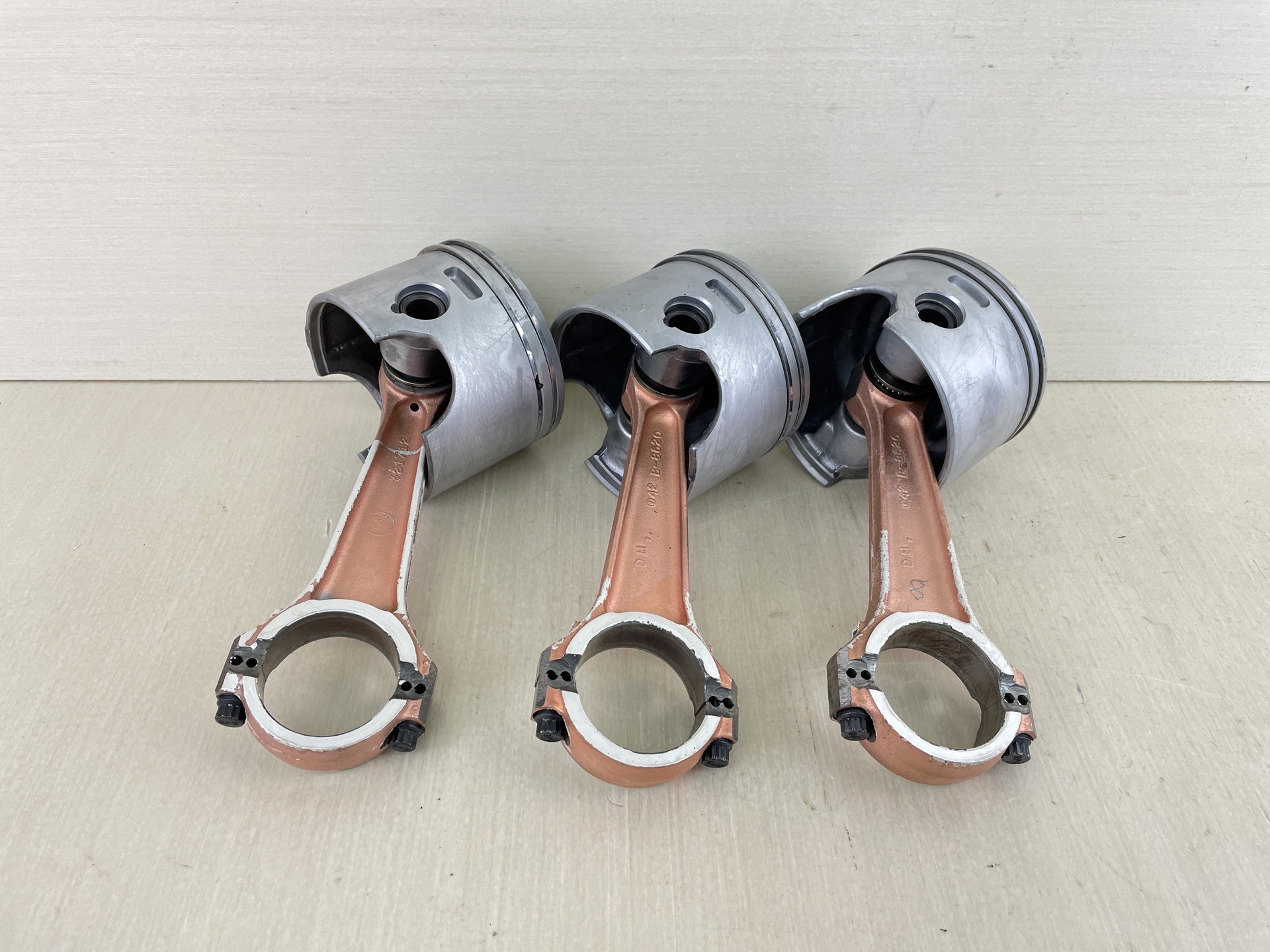 2000 Johnson Evinrude 90HP 2 Stroke Outboard Piston & Connecting Rod Set 