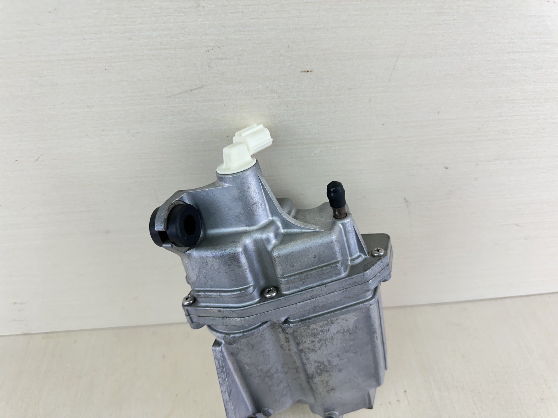 2006 Suzuki 150HP DF150 4 Stroke Outboard VST Fuel Vapor Seprator Tank 15600-96J12