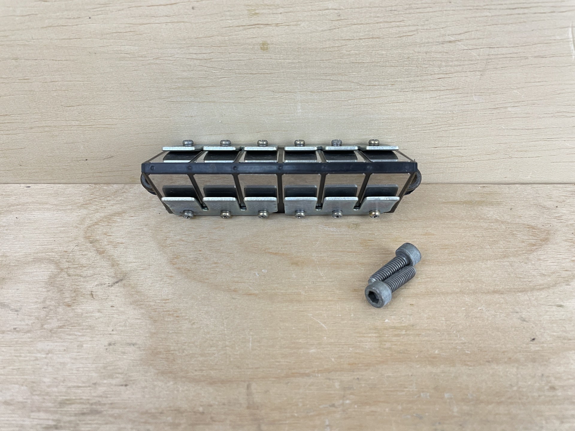 2005 Mercury 75HP Optimax 2 Stroke Outboard Reed Block Assembly 828623