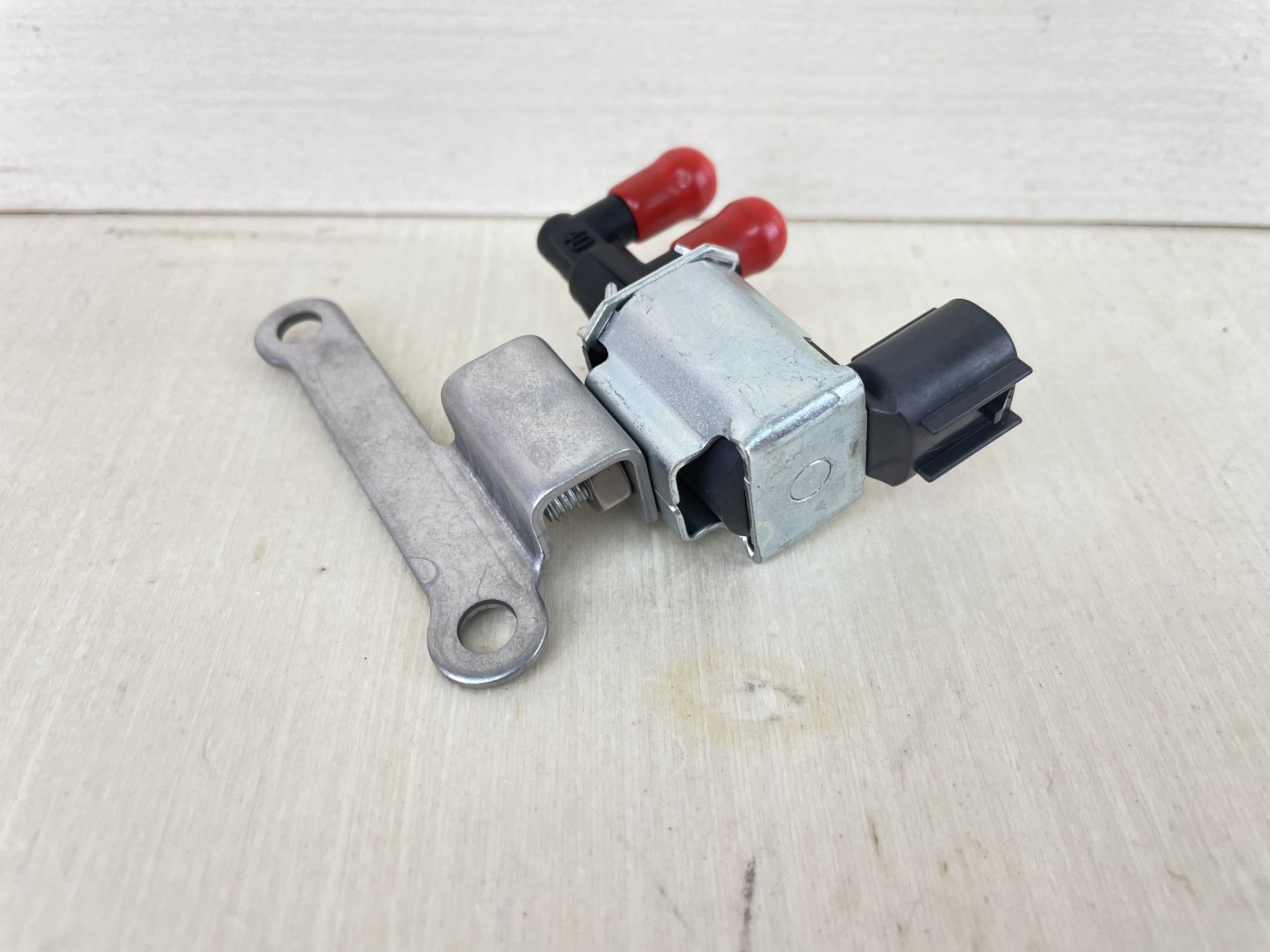 2011 Yamaha 150HP 4 Stroke Outboard Solenoid Valve 6C5-86120-00-00